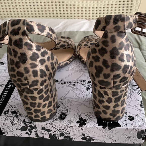 Leopard sandals, metallic gold by  CL Laundry-new - Picture 3 of 9